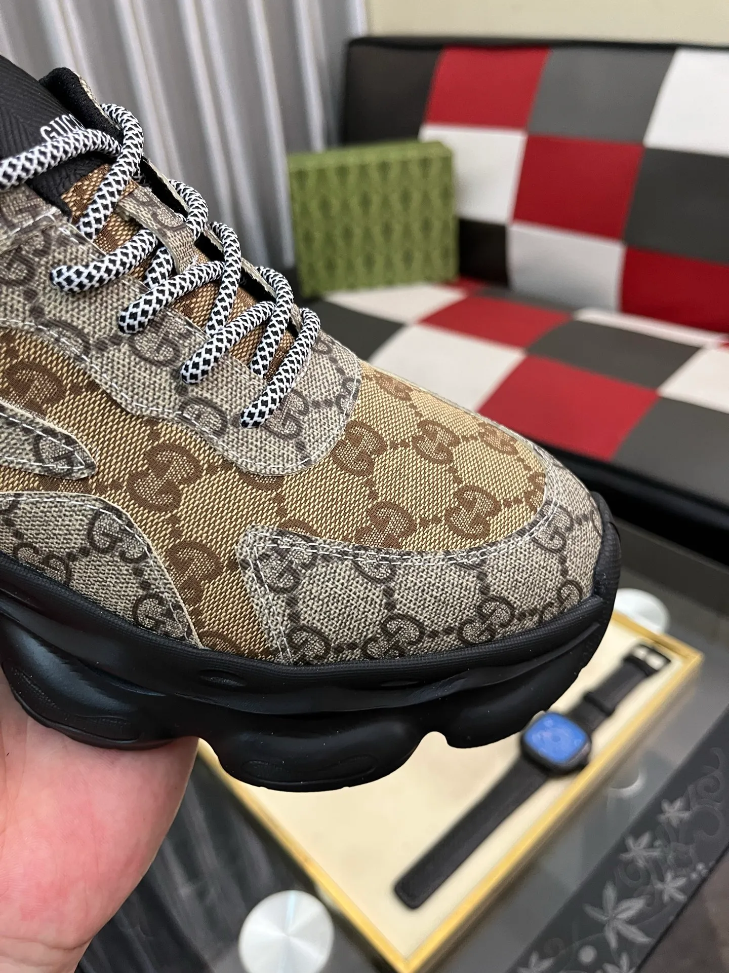 Men's shoes💰438⌚️⌚️[Gucci] Gucci's new men's genuine leather casual shoes, the highest version on the market, any comparison is welcome🆚! The original leather has excellent texture and is super high-end! Fetal sheep net lining imported from Italy, removable pad! Luxurious materials and fine workmanship, highly recommended! Code number: 38-444️⃣Colors available